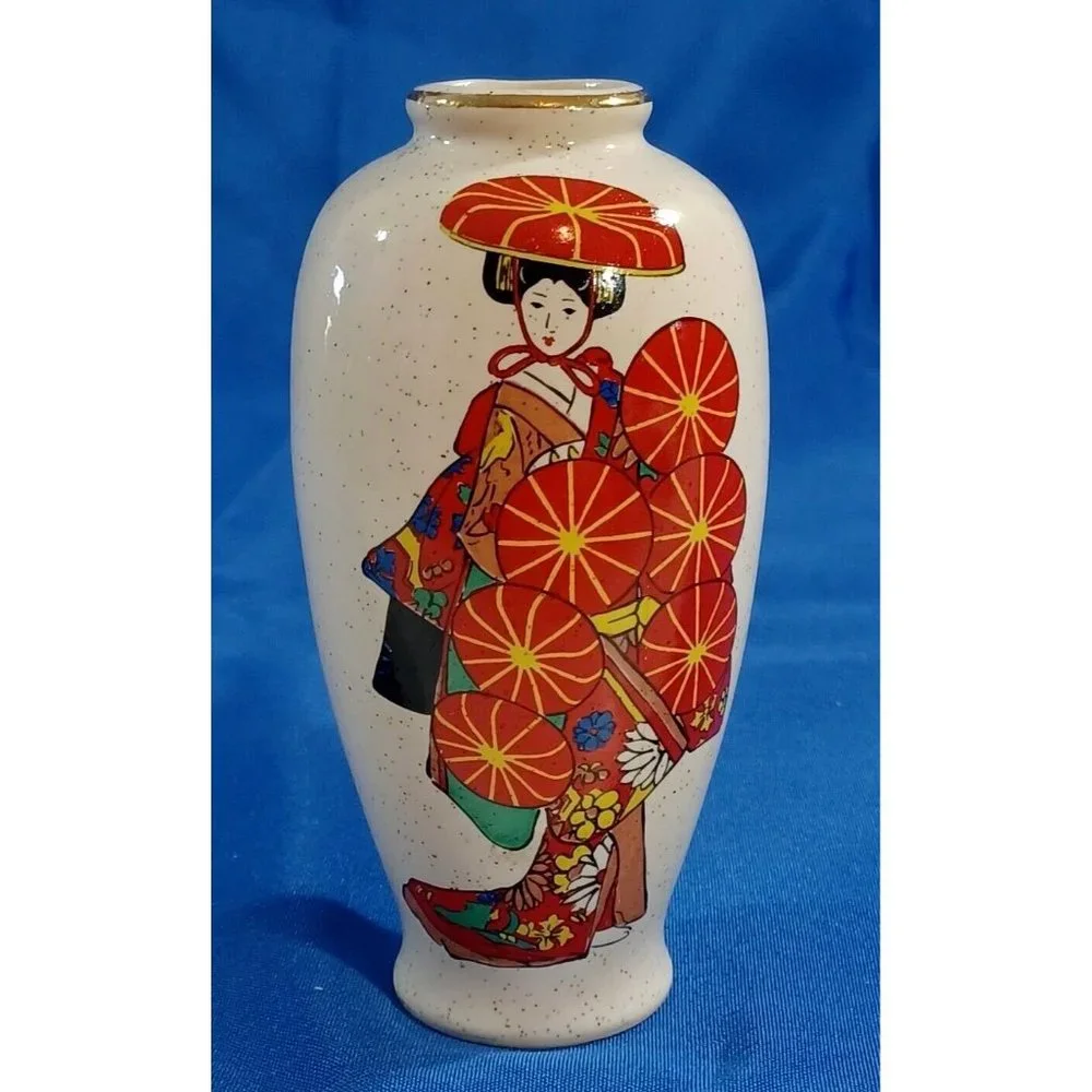 Rare 1970s OTAGIRI Vase Japanese Geisha Hat Dance 5.5" Bud Vase - Picture 2 of 9
